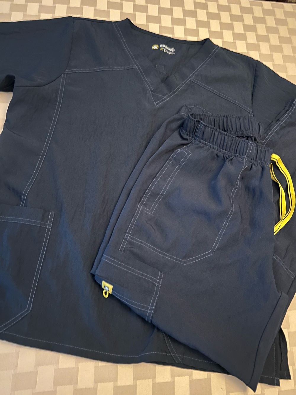 Wonder Wink Spread Good Cheer Four Stretch Women’s Navy Scrub Set XL